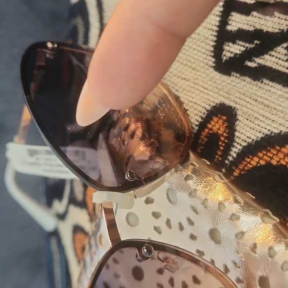 Sunglasses - Picture 6 of 7